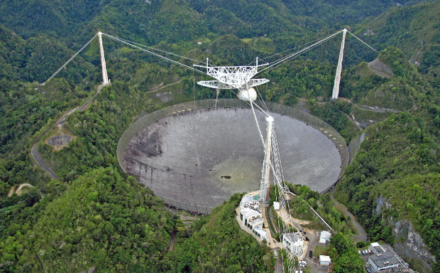 Radio telescópio do Observatório de Arecibo
