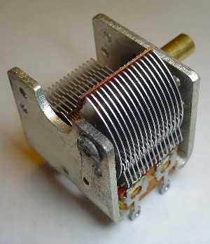 Um capacitor variável de equipamento atigo
