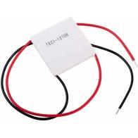 Uma pastilha de efeito Peltier
