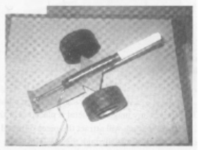 Figura 2 - Canhão básico construído usando e rodas tiradas de um brinquedo.
